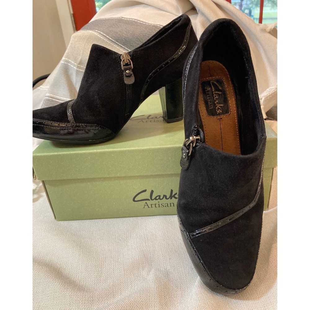 Clarks Black Suede Patent Booties 7 Artisan Diamond Cameo Dark Academia Classic - Picture 2 of 9